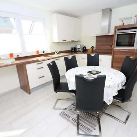 K 76 - Haus Nordlicht Mit Kamin&sauna Im Müritz-ferienpark Röbel In Röbel An Dermüritz 4* Marienfelde
